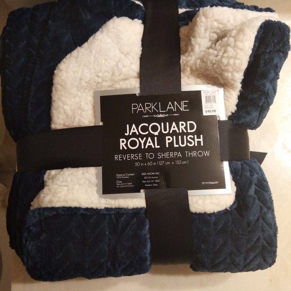 NWT PARK LANE JAQUARD ROYAL PLUSH SHERPA THROW